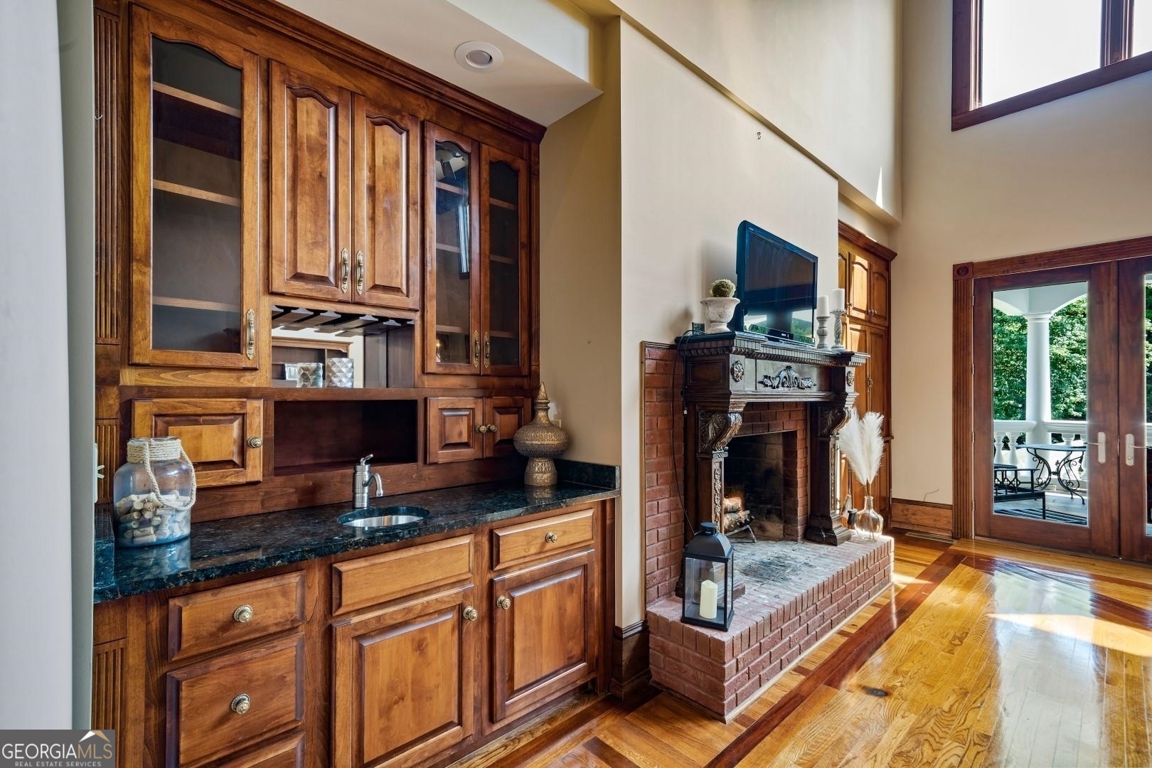 6020 Rivoli Drive Property Photo 14