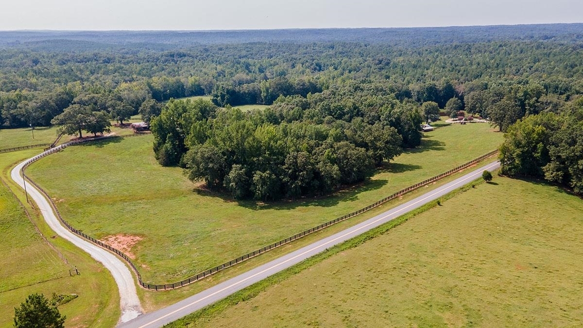 1929 Coldwater Road Property Photo