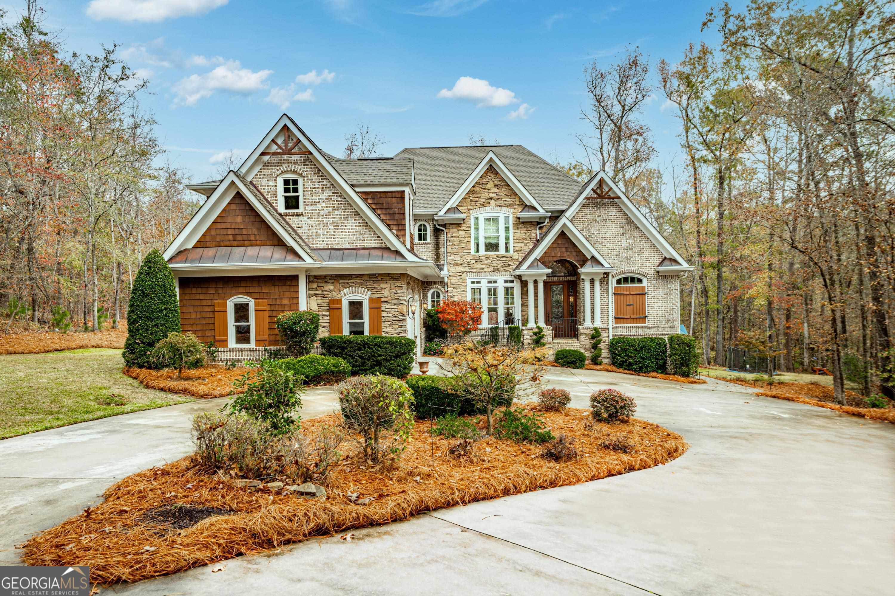 290 Pebble Hollow Drive Property Photo