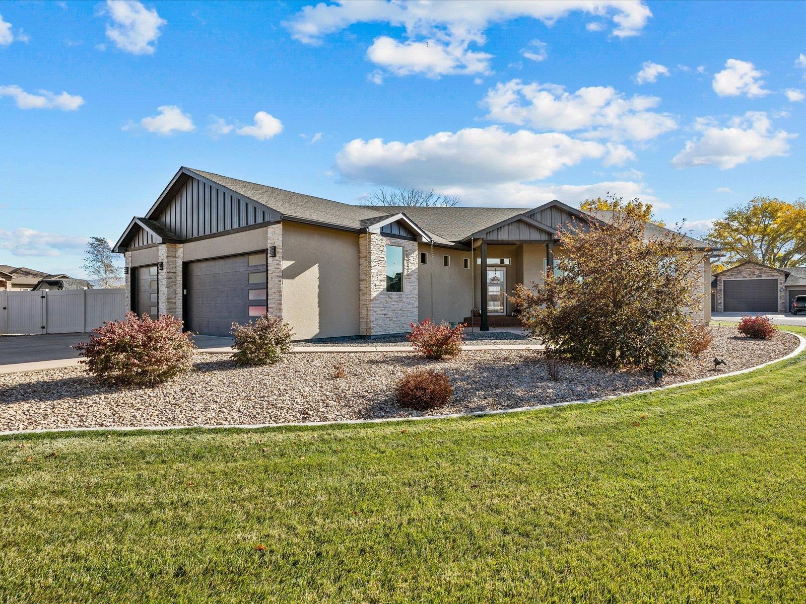 784 24 1/4 Road Property Photo 1