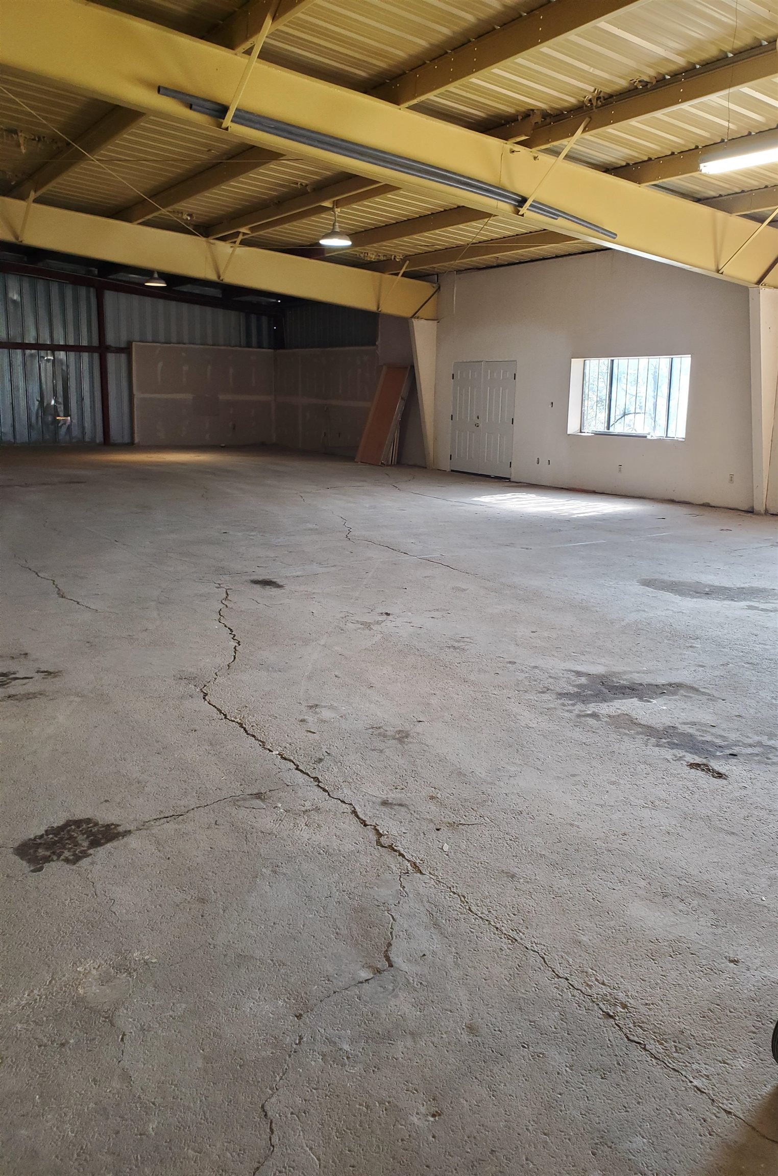 2210 Highway 6&50 Property Photo 7