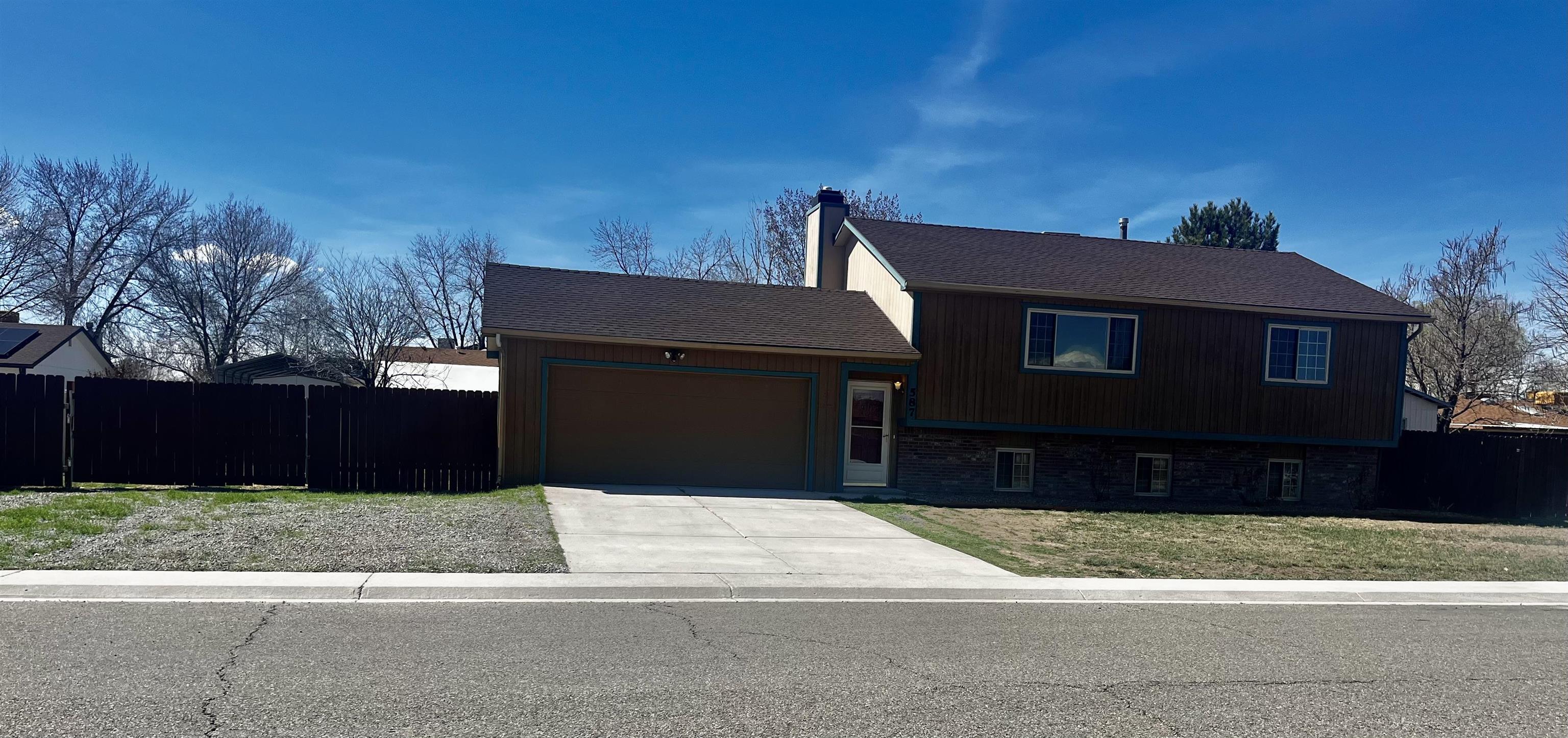 587 Ford Street Property Photo 1