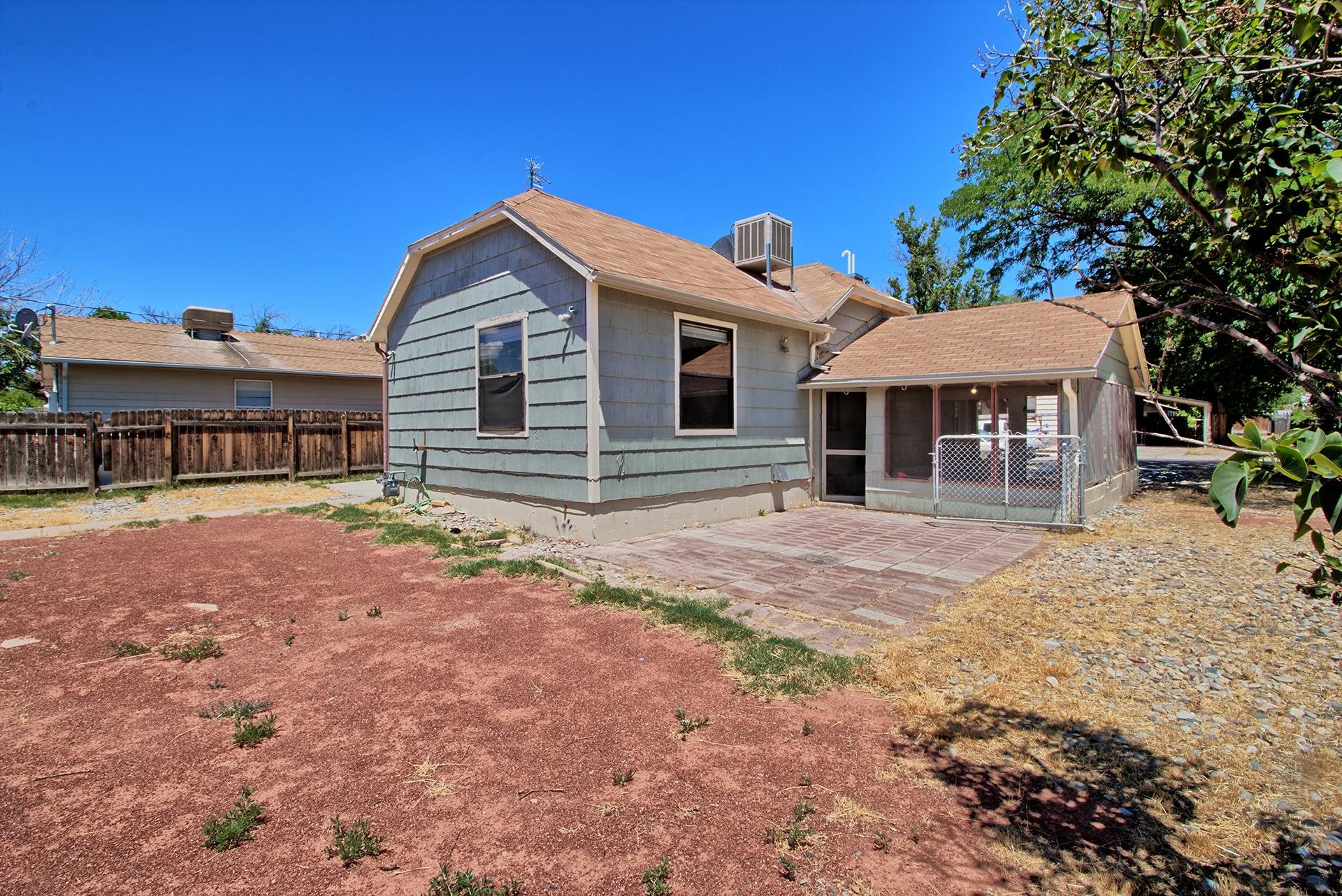 1445 Texas Avenue Property Photo 6