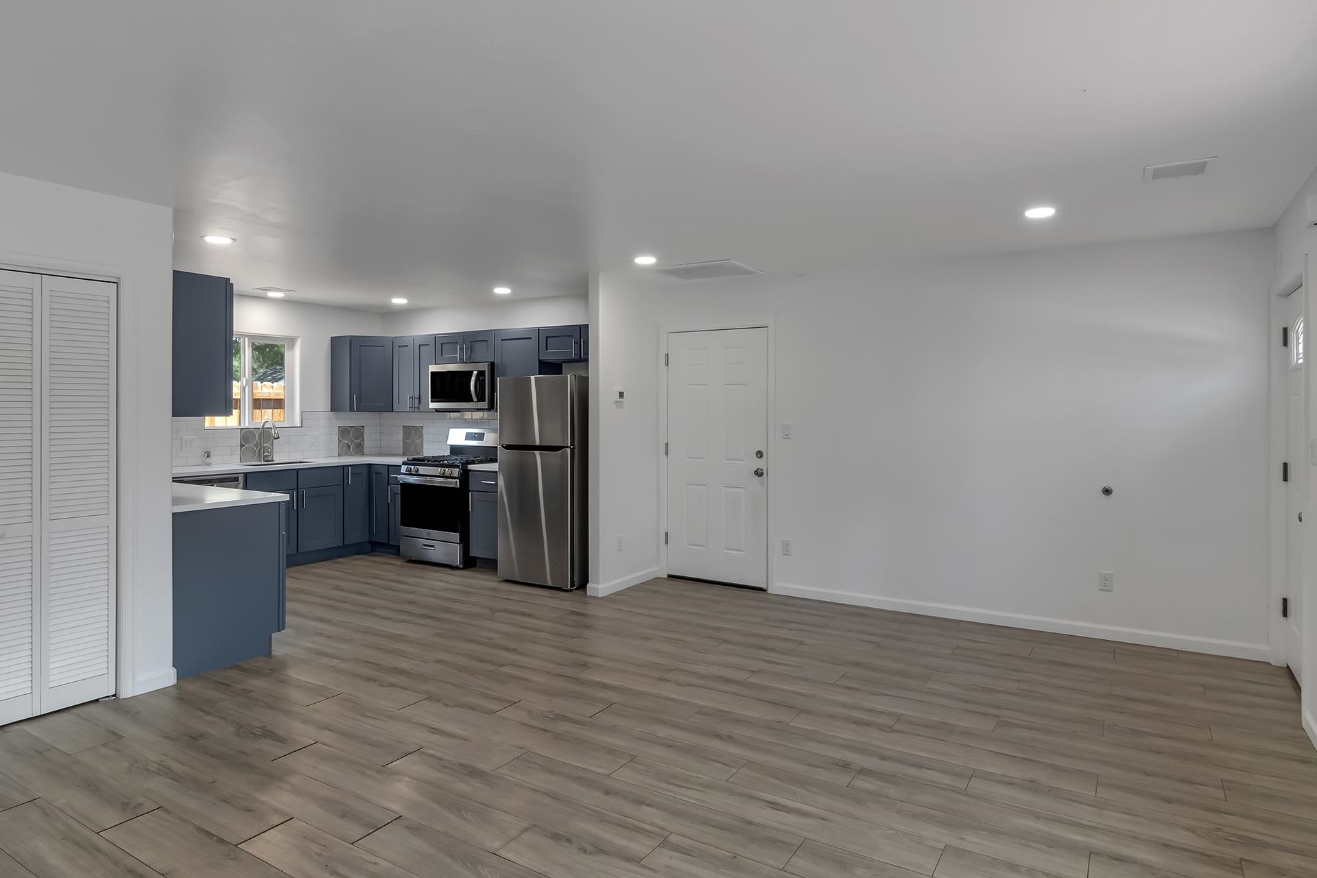 1445 Texas Avenue Property Photo 10