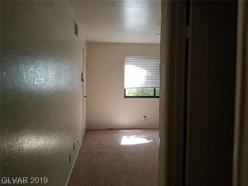 2504 Wimbledon Drive Property Photo 1