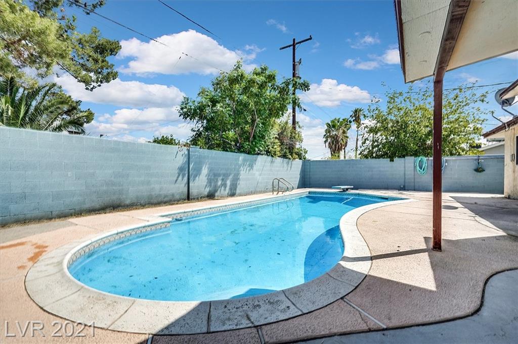 4208 El Jardin Avenue Property Photo 1