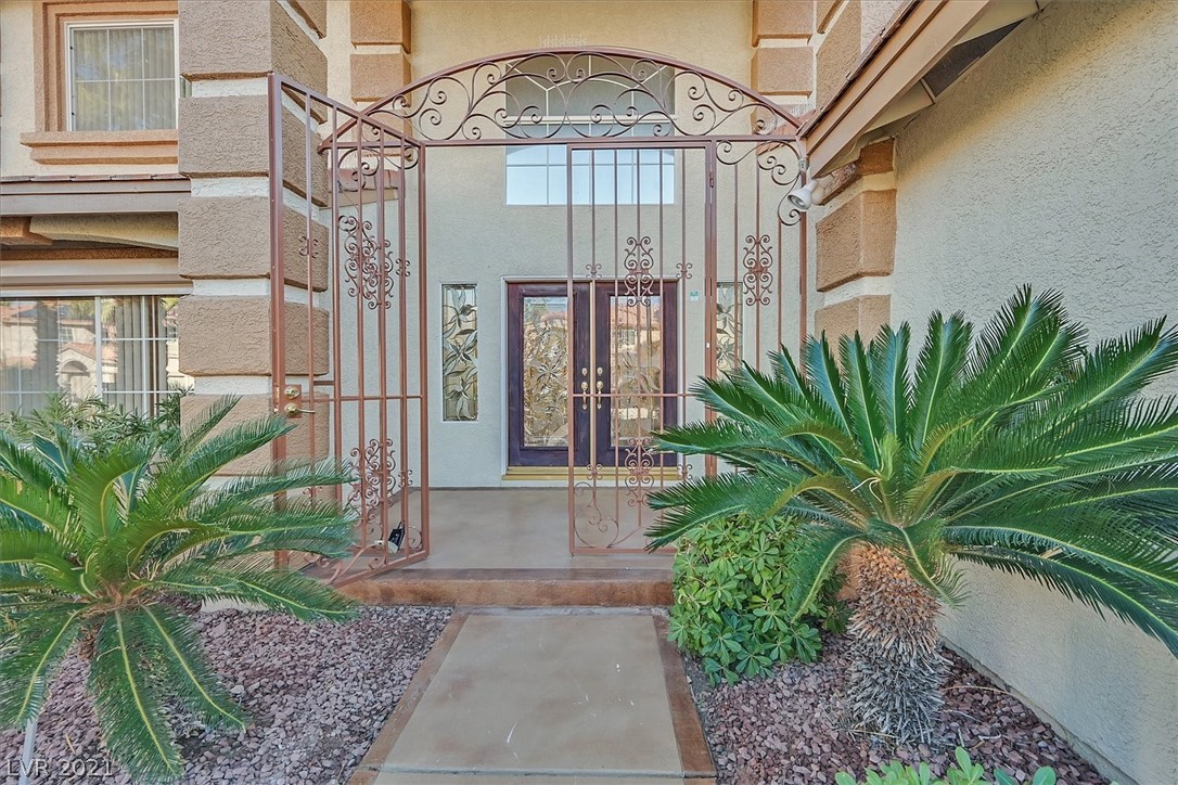 8741 Castle Hill Avenue Property Photo 1