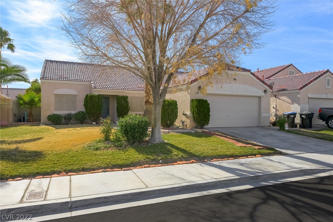 2119 West El Campo Grande Avenue Property Photo 1