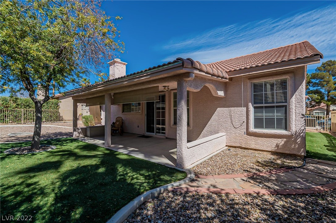 5521 Bowerman Way Property Photo 1
