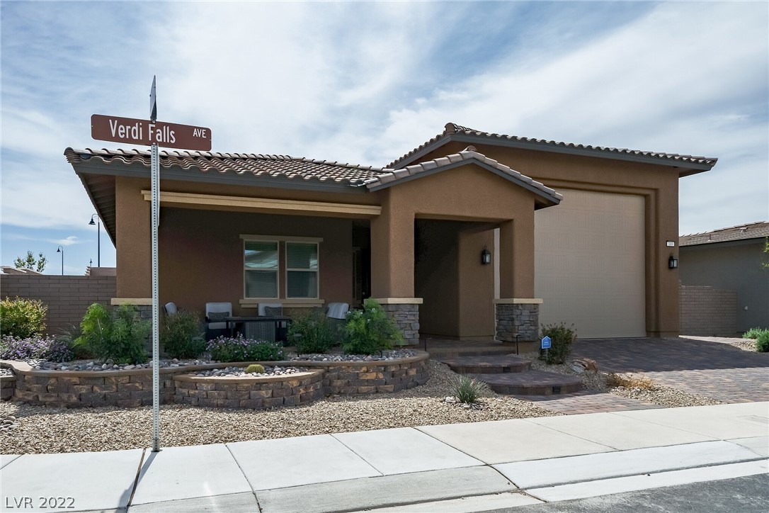 349 Verdi Falls Avenue Property Photo 1