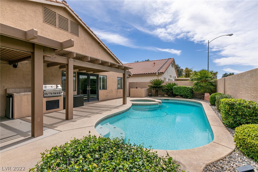 9447 Bondeno Street Property Photo 1