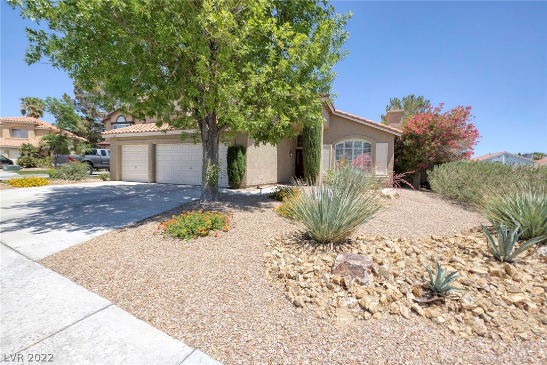 240 Brook Hollow Court Property Photo 1