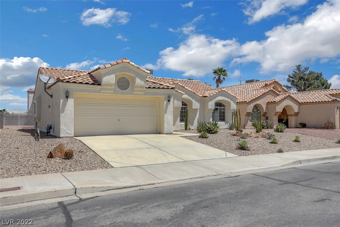 925 Rifle Drive Property Photo 1