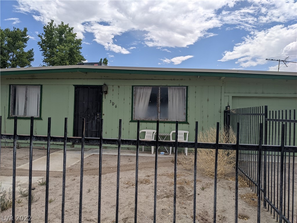 306 Theresa Lane Property Photo 1