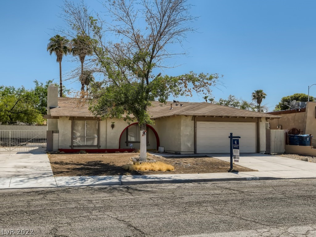 3921 Vista Largo Drive Property Photo 1