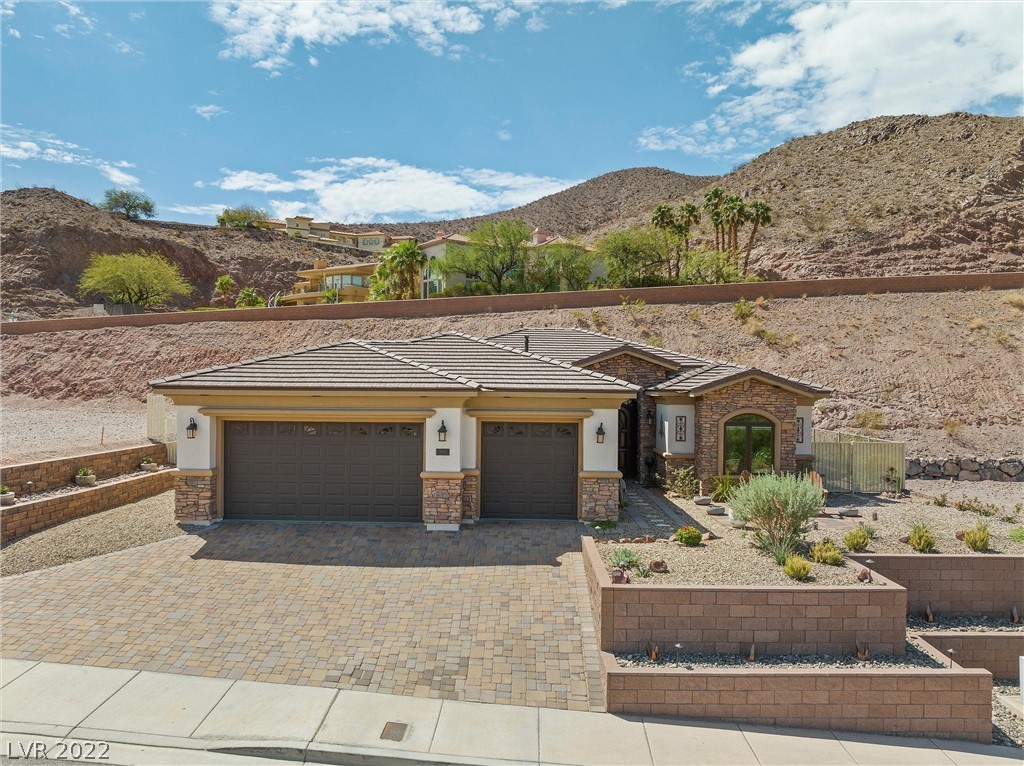 901 Fire Agate Drive Property Photo 1