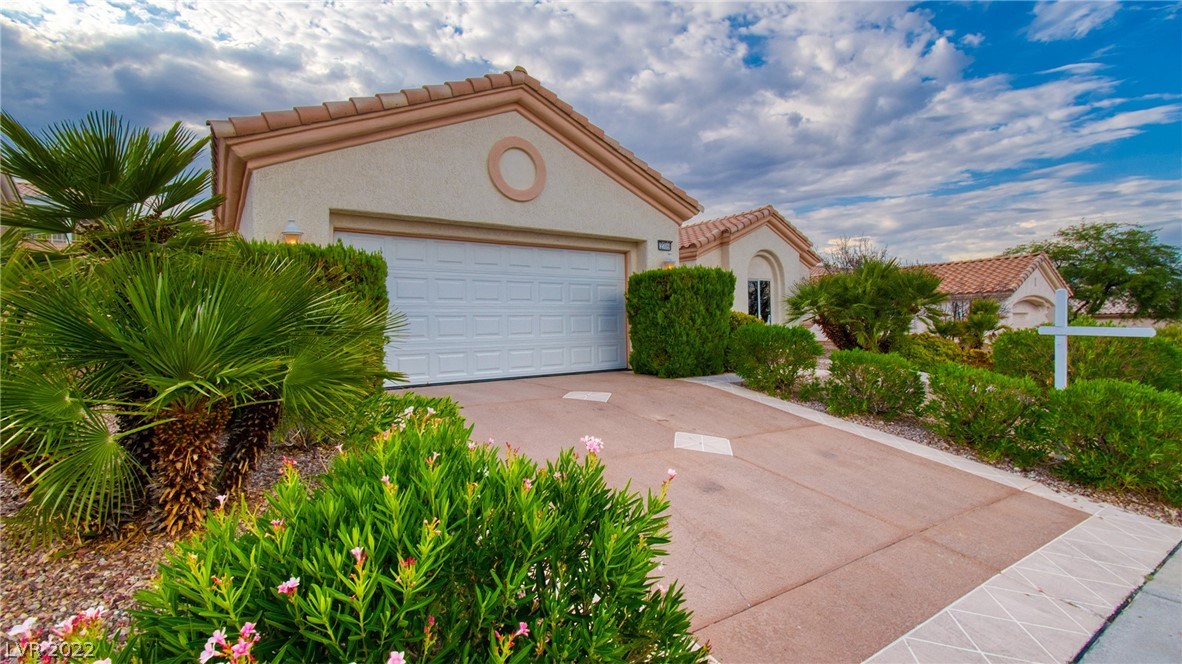 2709 Orchid Valley Drive Property Photo 1