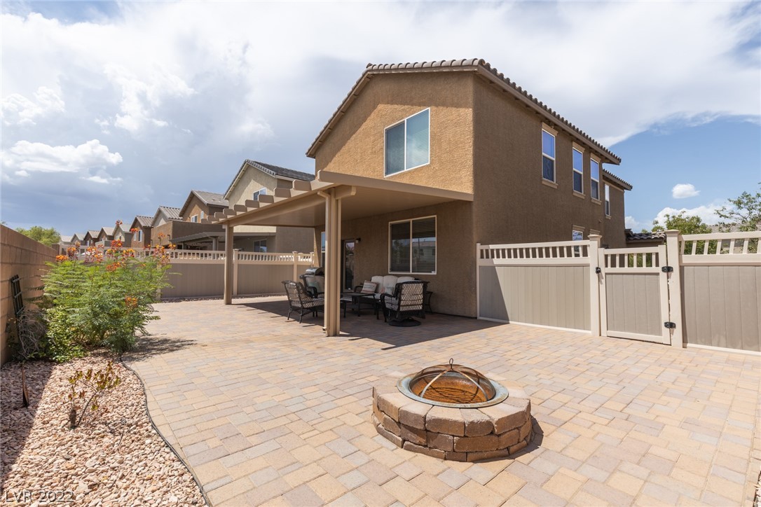 1092 Water Cove Street Property Photo 1