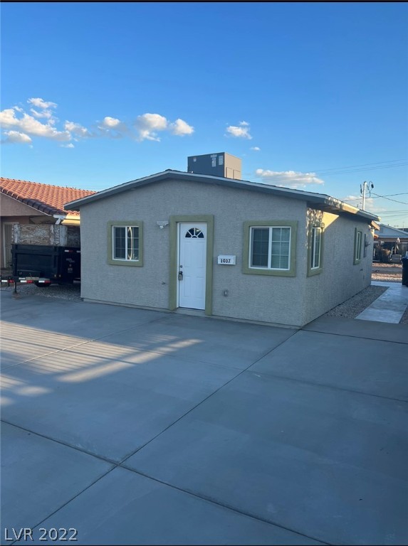 1037 Lawry Avenue Property Photo 1