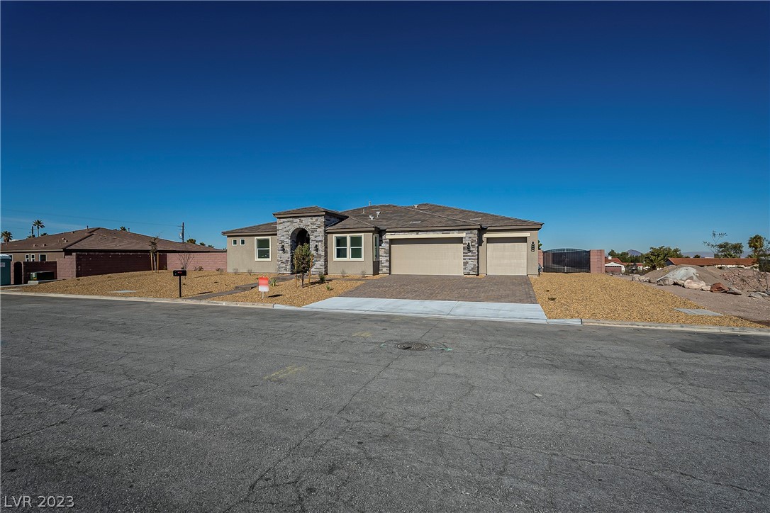 210 East Delamar Drive Property Photo 1