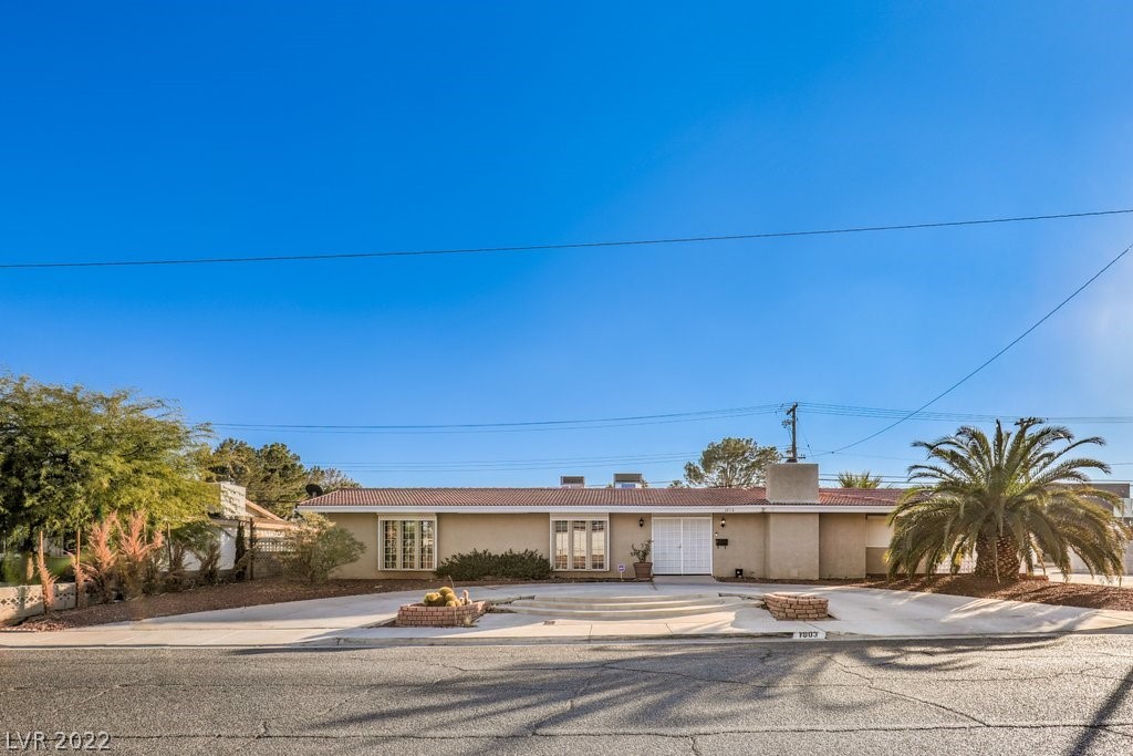 1903 Sombrero Drive Property Photo 1