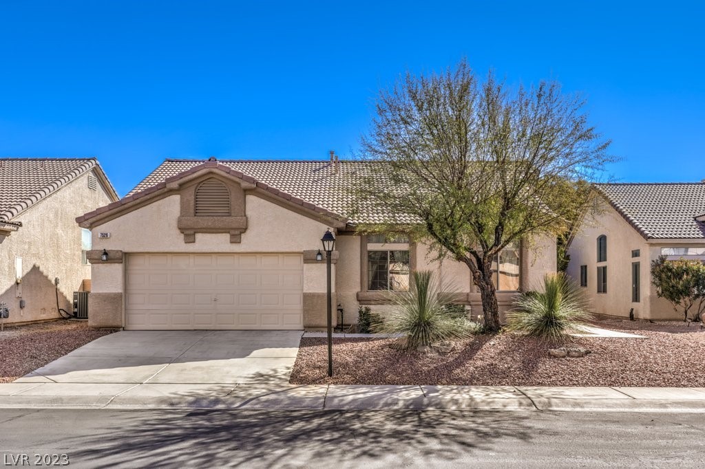 7526 Splashing Rock Drive Property Photo 1