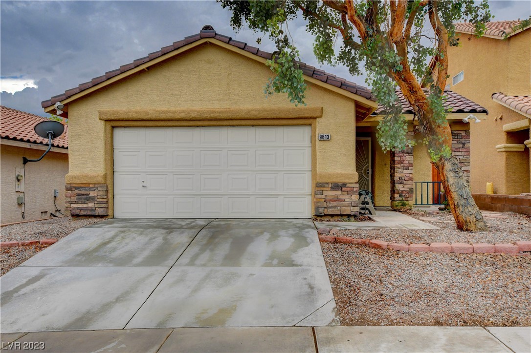 9613 Christine View Court Property Photo 1