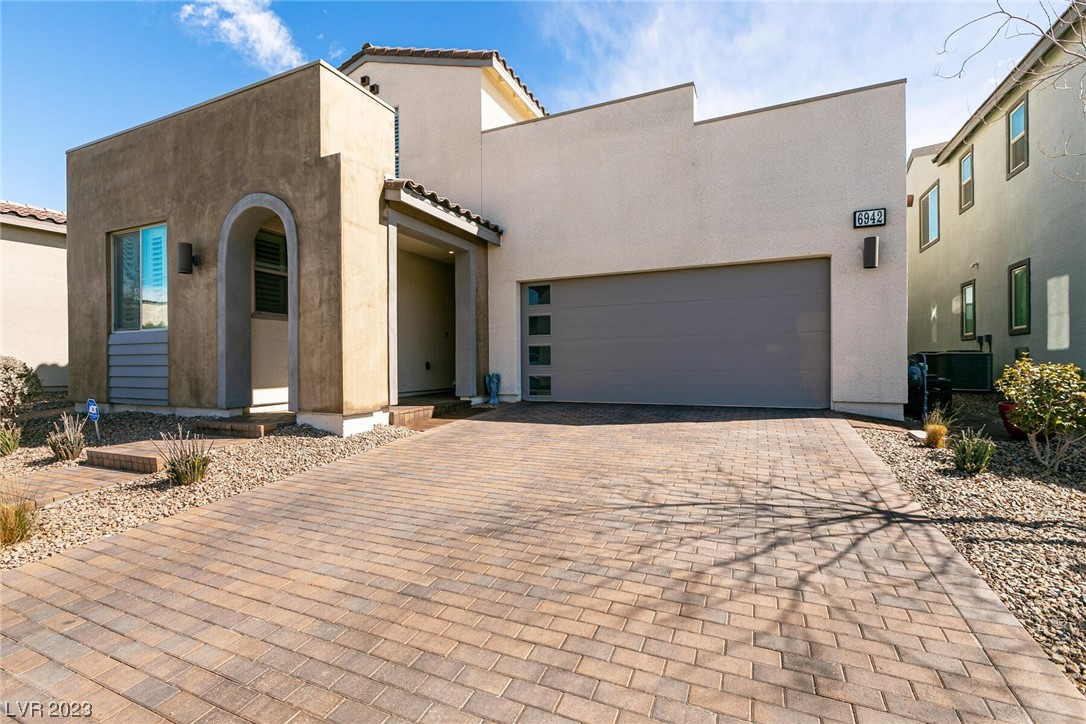 6942 Boulder View Street Property Photo 1