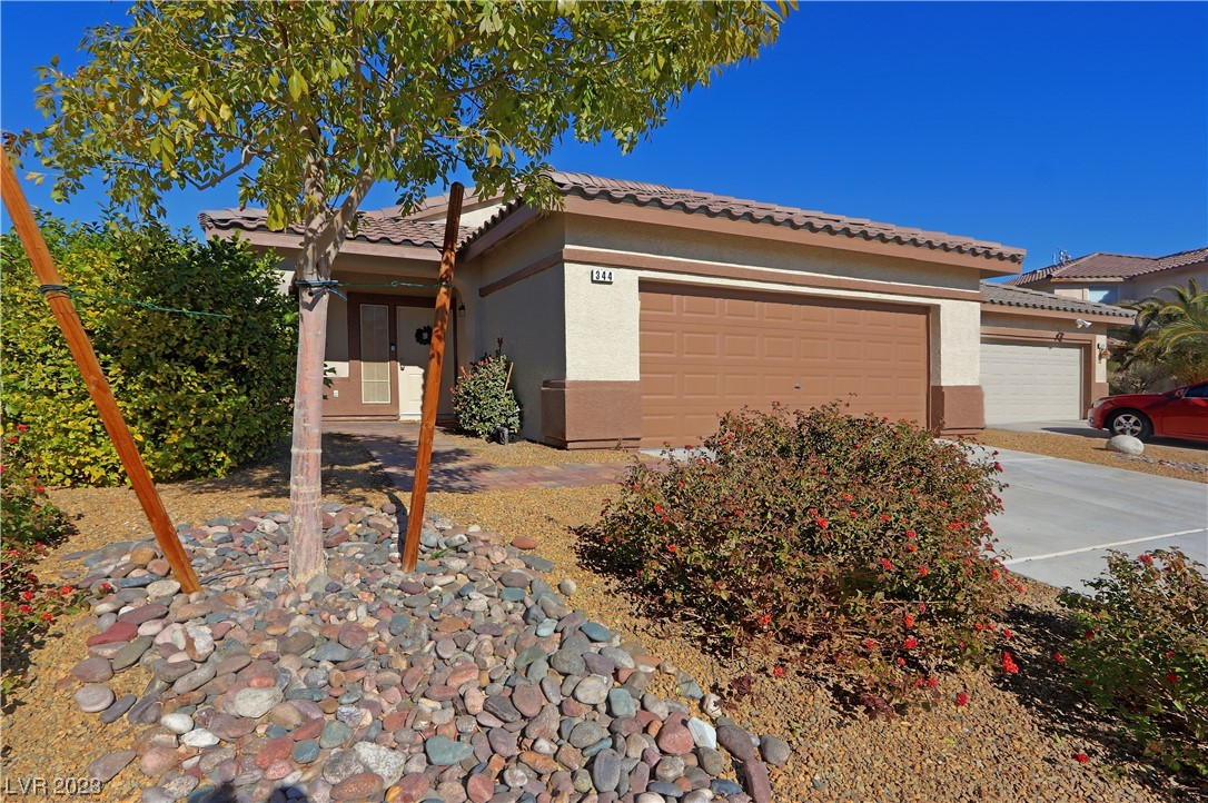 344 Golden Shore Drive Property Photo 1