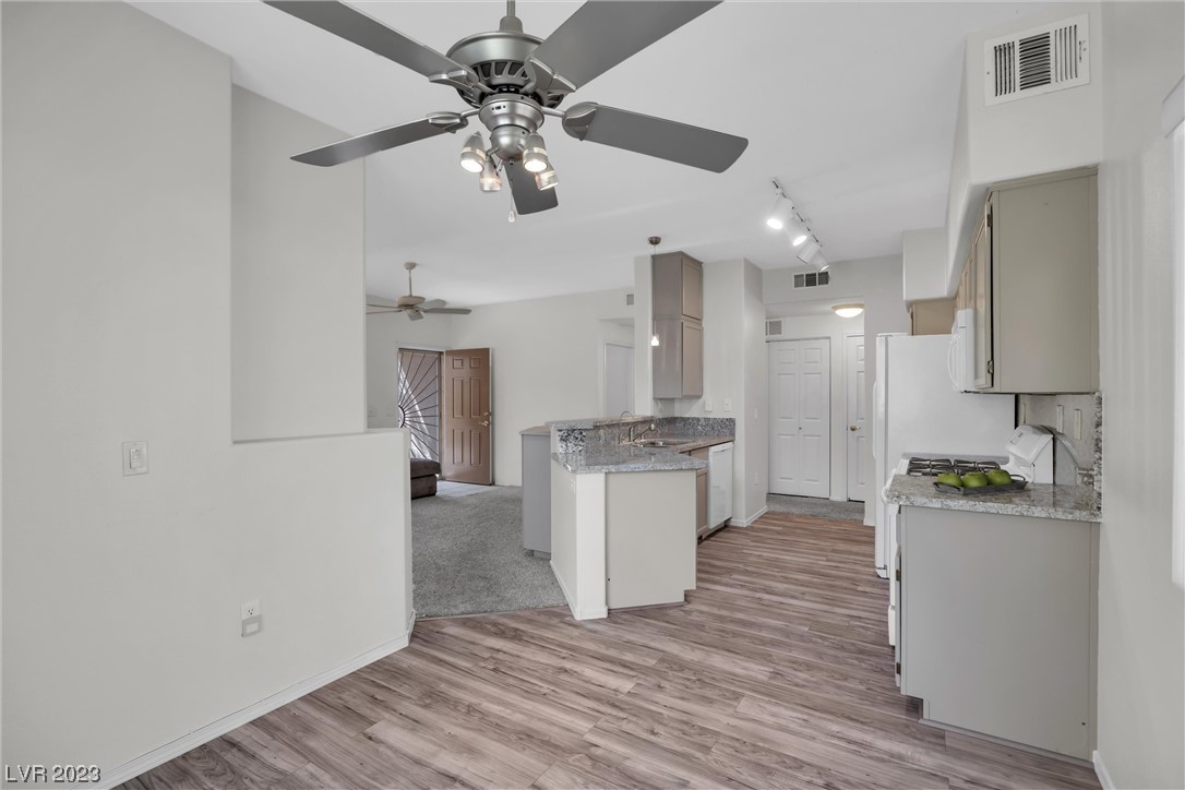 1050 East Cactus Avenue 1081 Property Photo 1