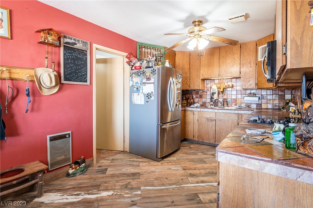 1106 East Athens Avenue Property Photo 15