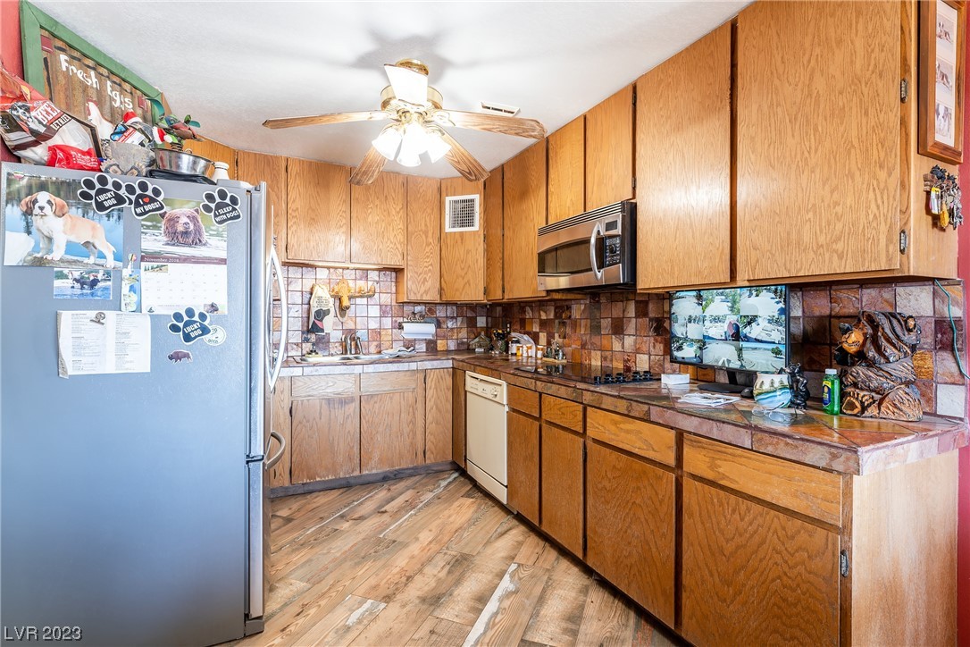 1106 East Athens Avenue Property Photo 16