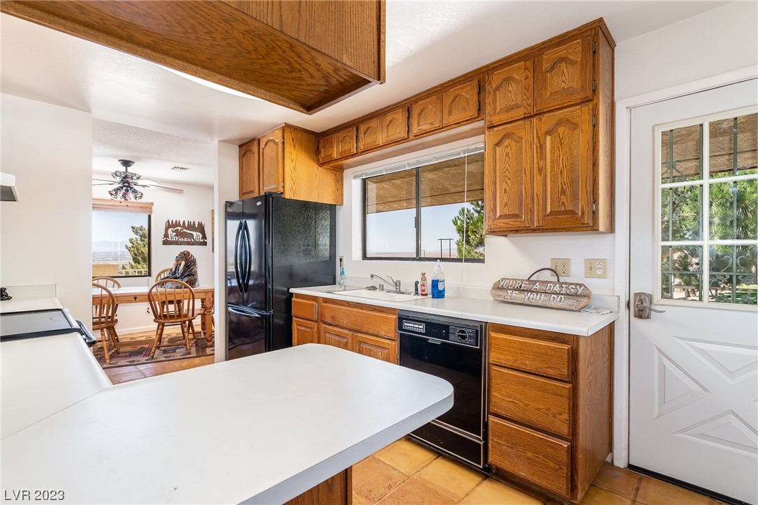 1106 East Athens Avenue Property Photo 19