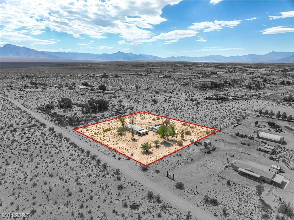 1885 Emerald Avenue Property Photo 1