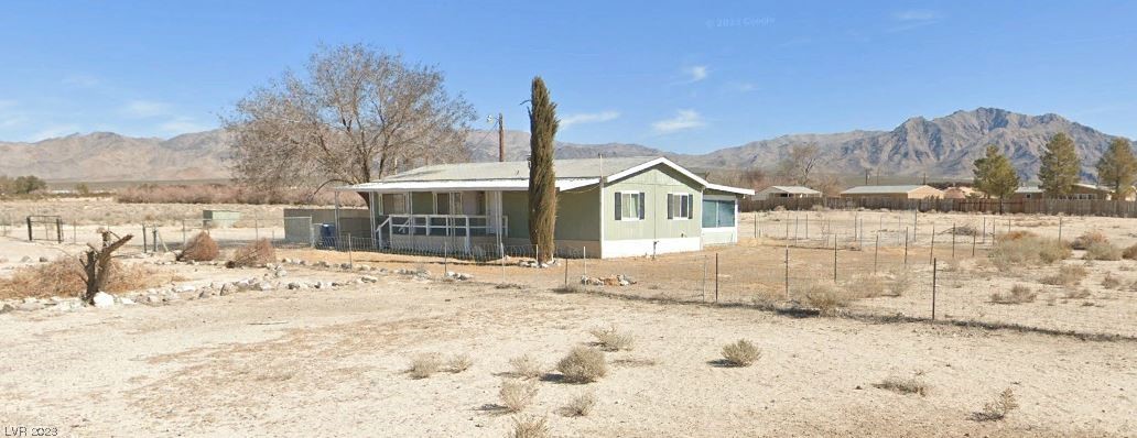 120 North Mojave Street Property Photo 1