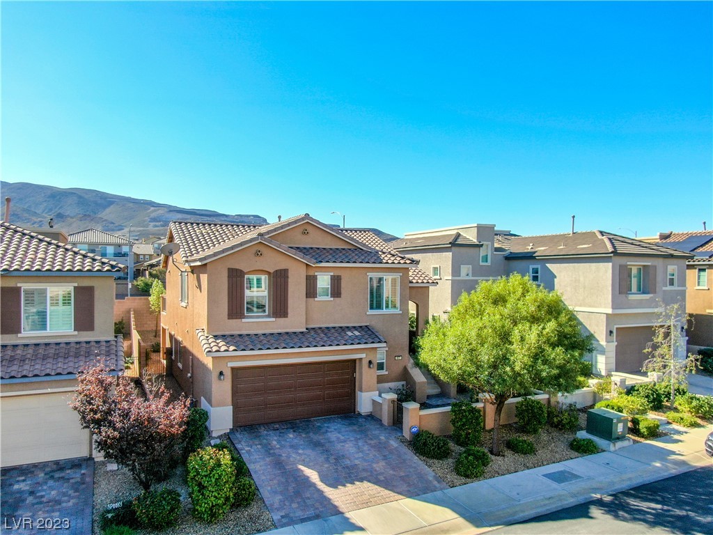 917 Estes Cove Avenue Property Photo 1