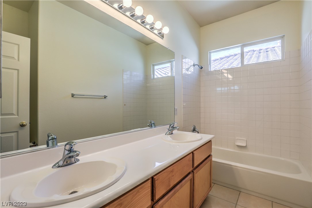 5148 Guardian Peak Street Property Photo 2