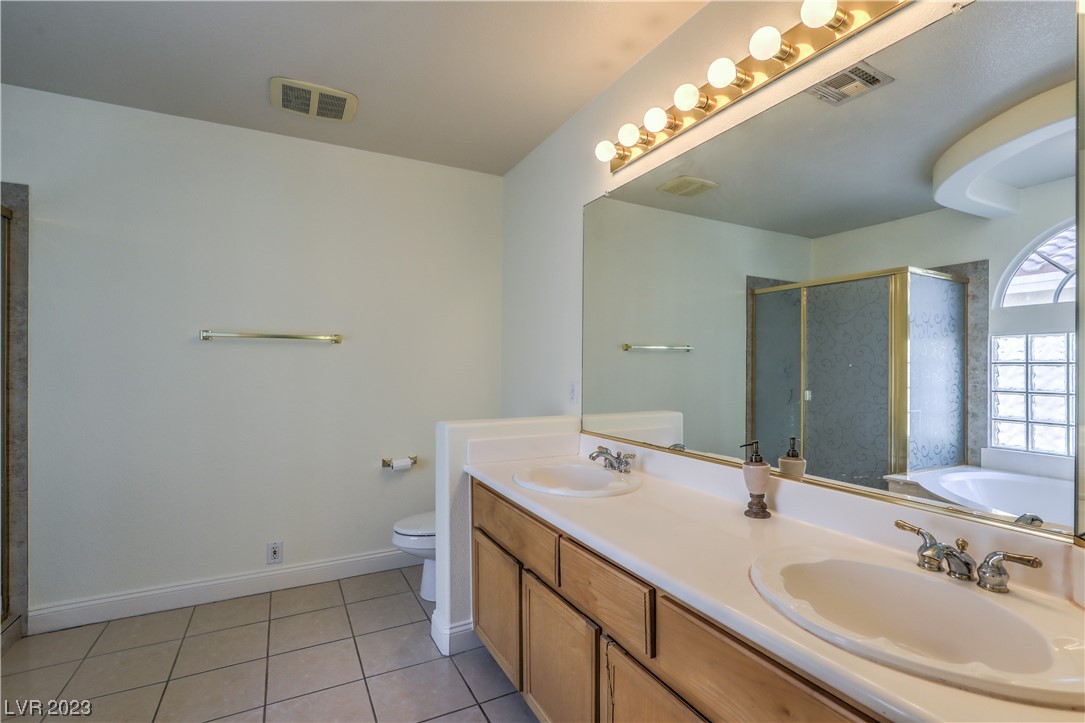 5148 Guardian Peak Street Property Photo 7