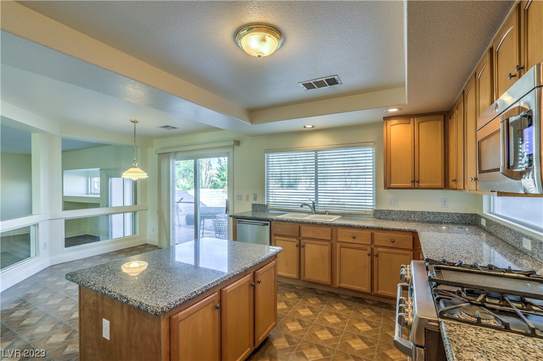 5148 Guardian Peak Street Property Photo 24