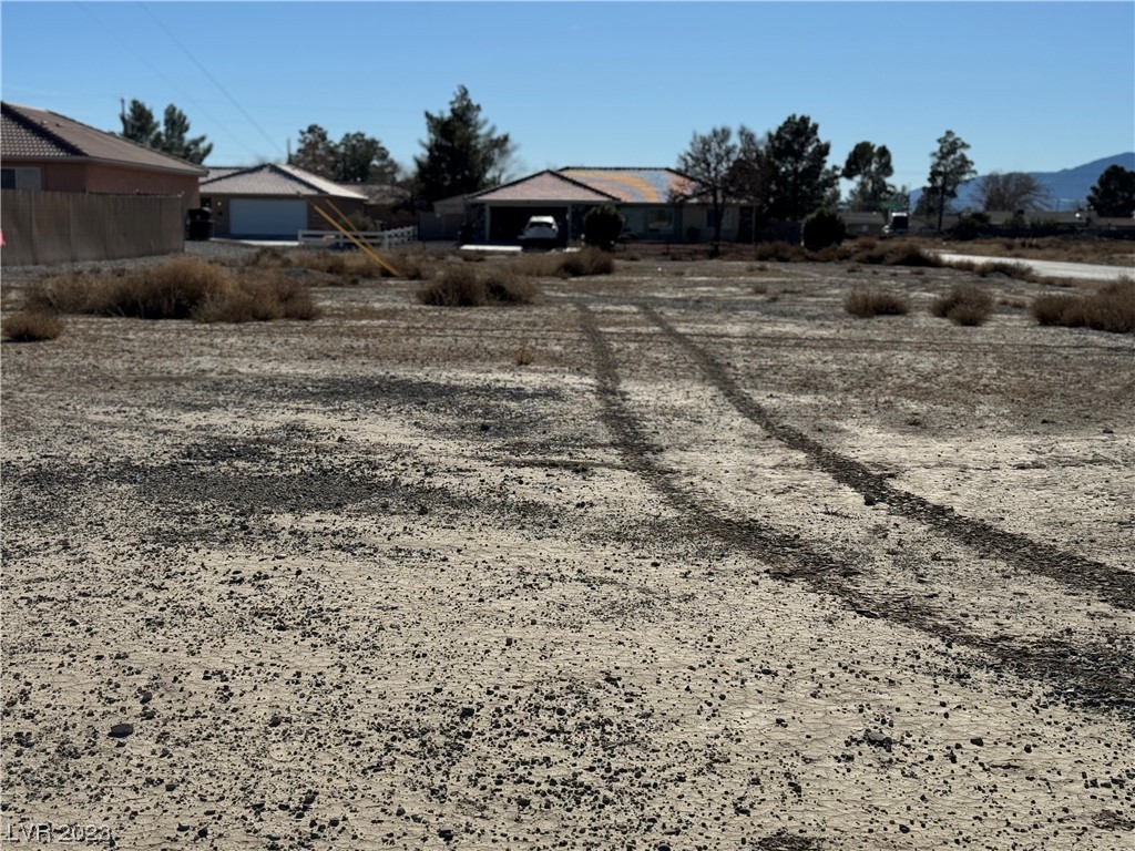 731 East Jack Rabbit Street Property Photo 3