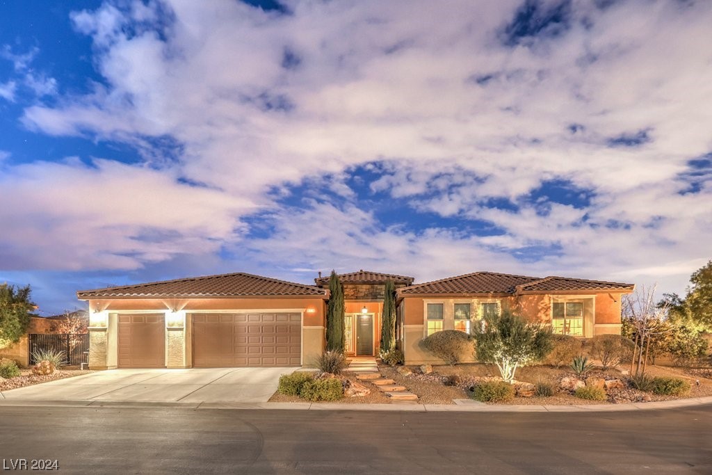 8438 Pine Glade Court Property Photo 1
