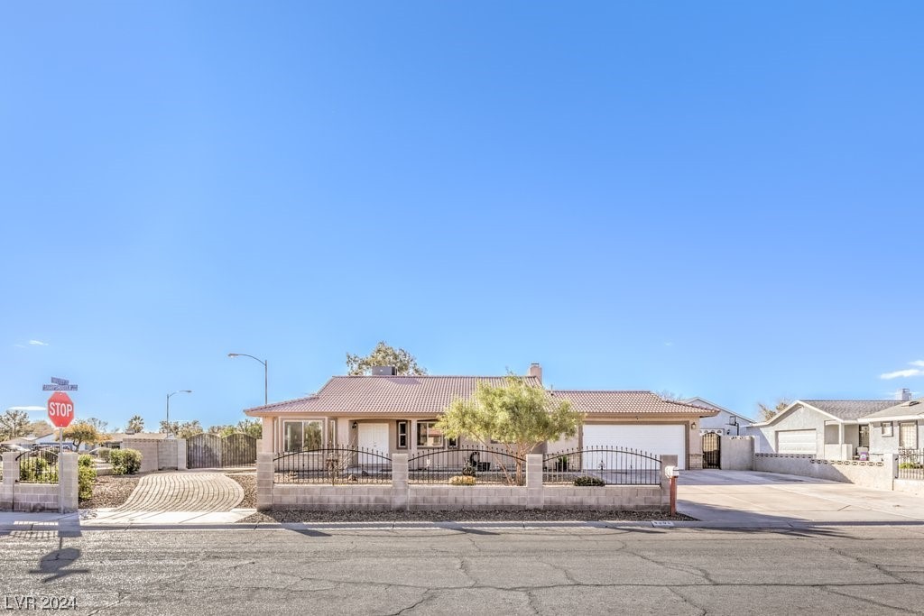 4305 Sharpshooter Lane Property Photo 1