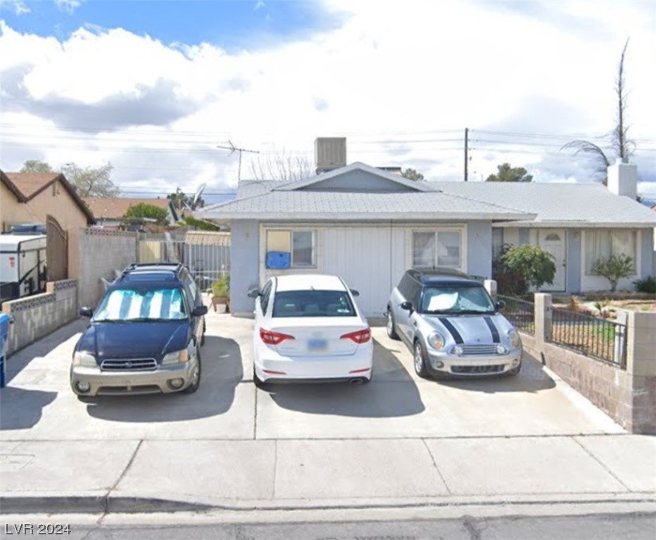 400 Greenfield Lane Property Photo 1