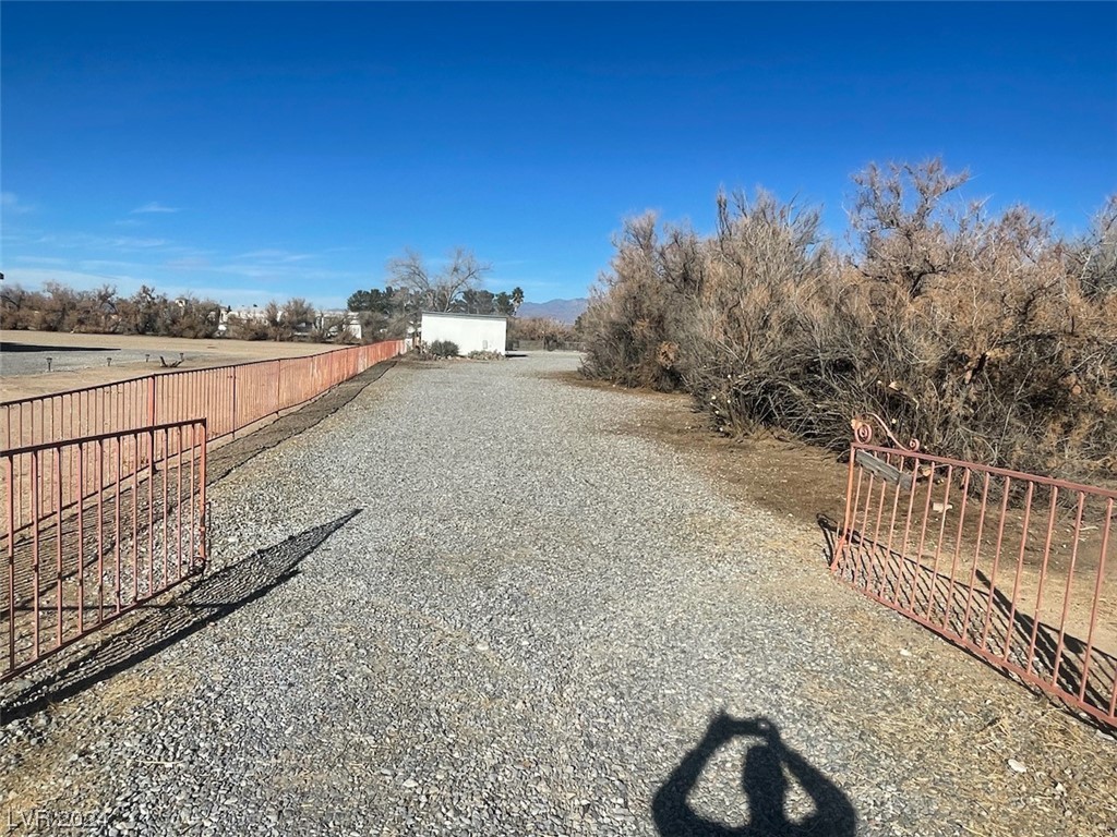3860 E Navajo Boulevard Property Photo
