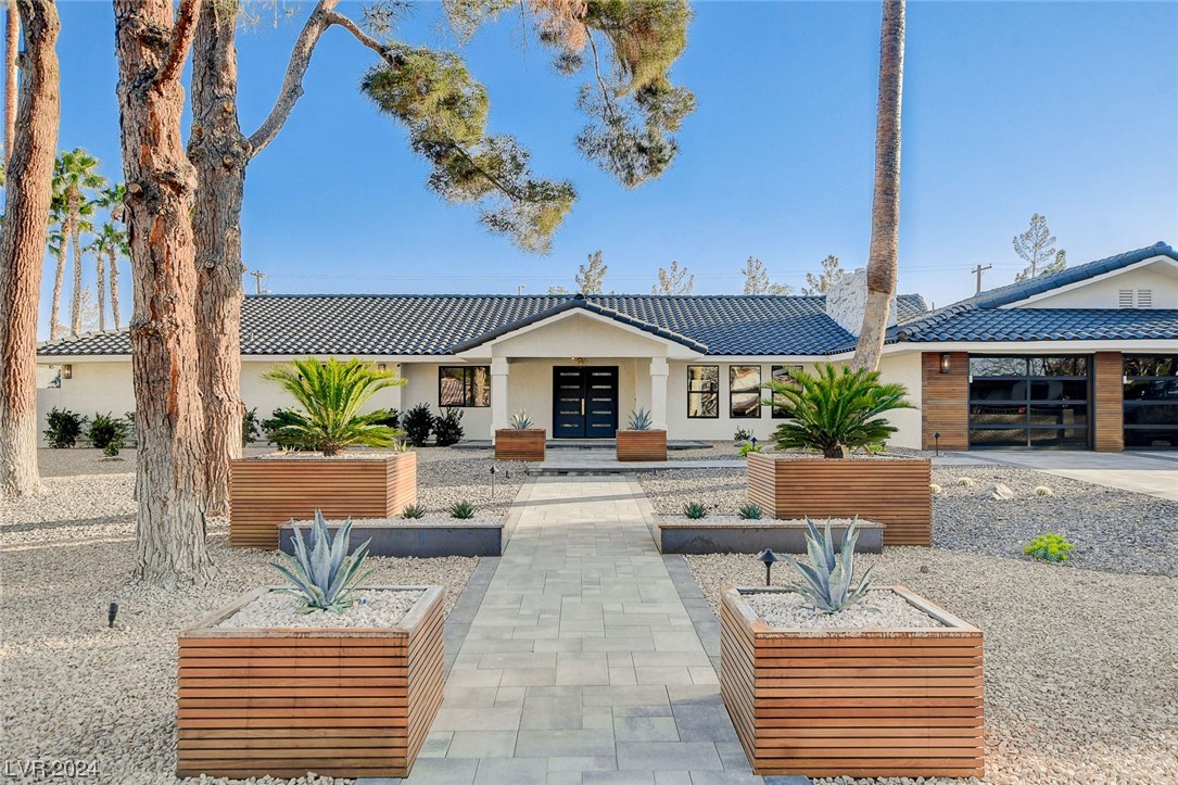3189 Montecito Drive Property Photo
