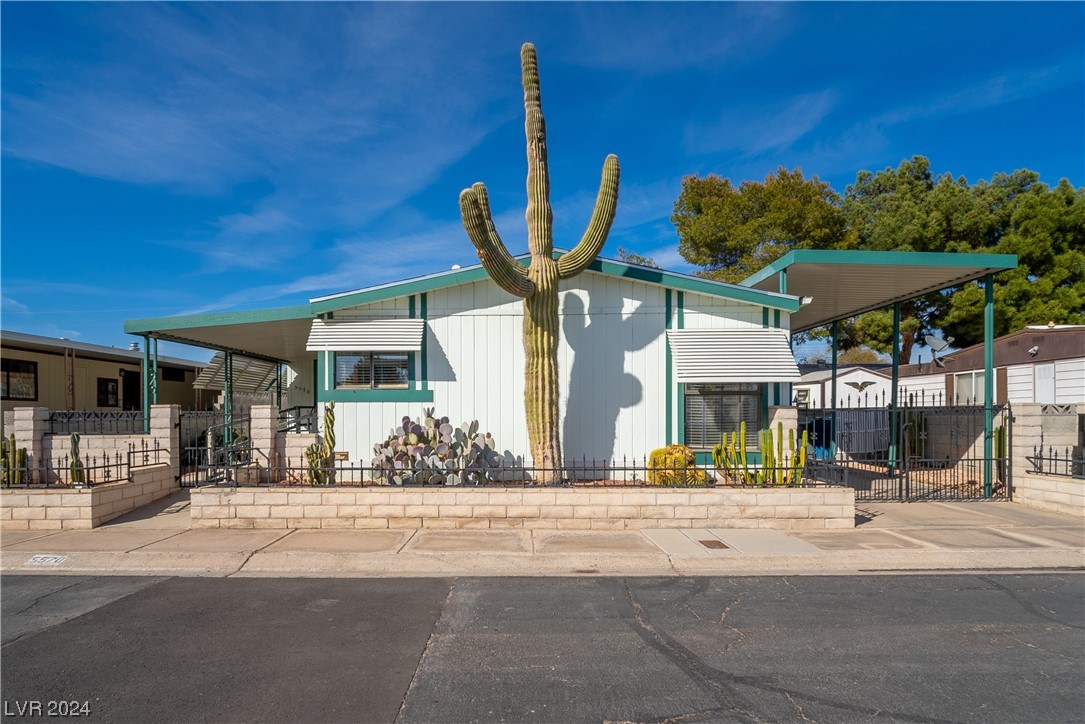 5570 Petaca Road Property Photo 1