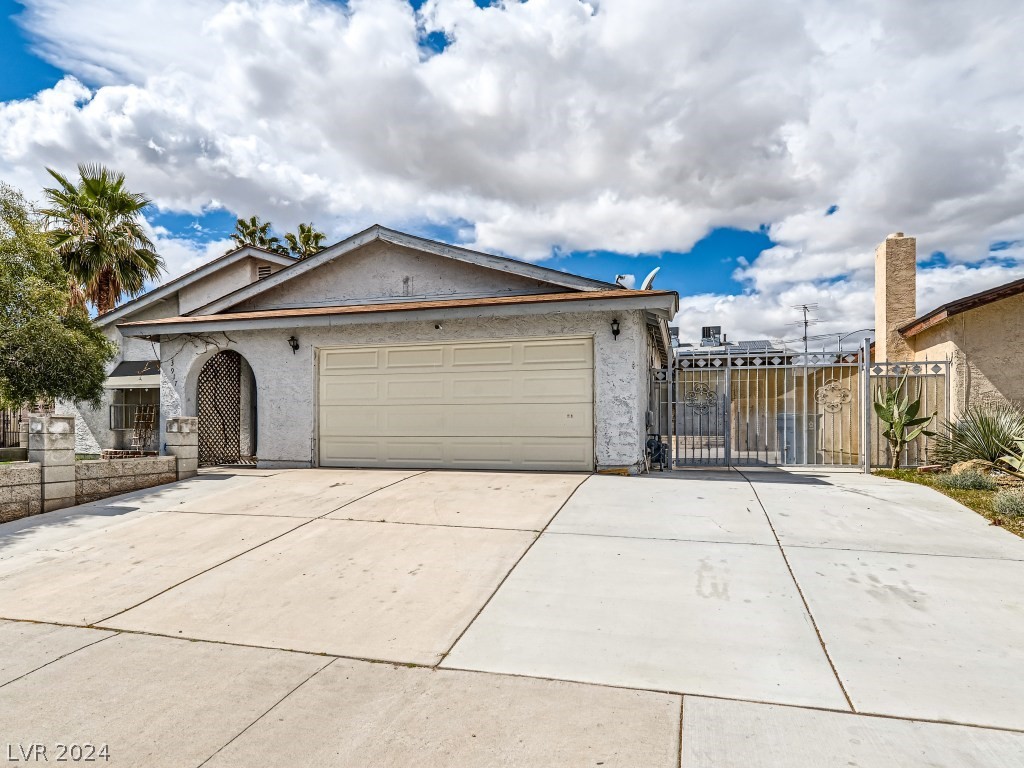 3917 Redwood Street Property Photo 1