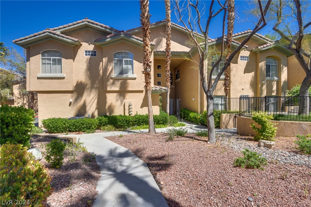 1705 Sky Of Red Drive 103 Property Photo 1