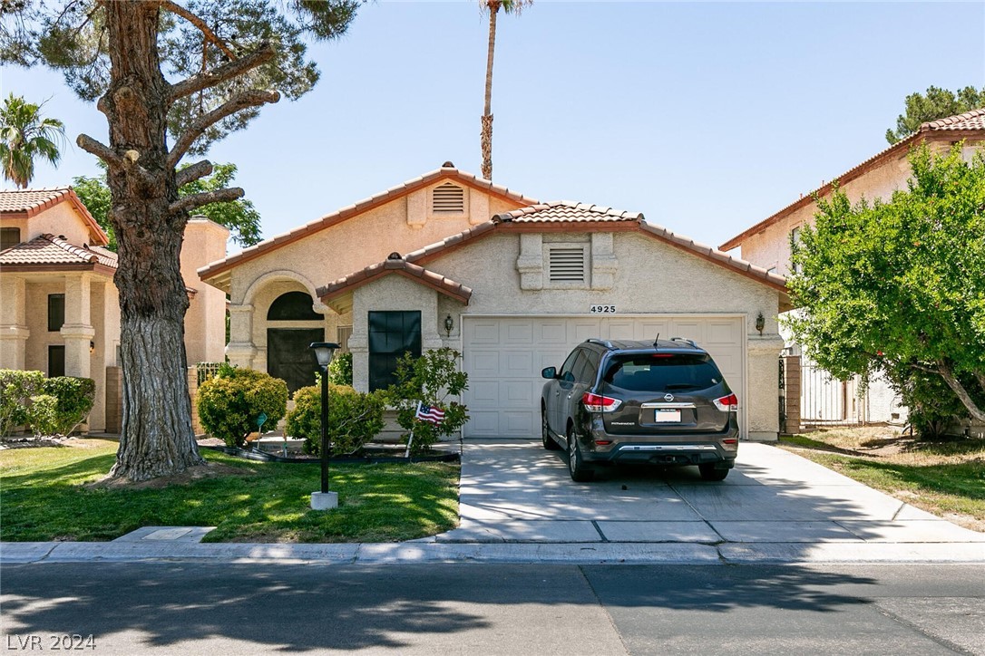 4925 Fiesta Lakes Street Property Photo 1