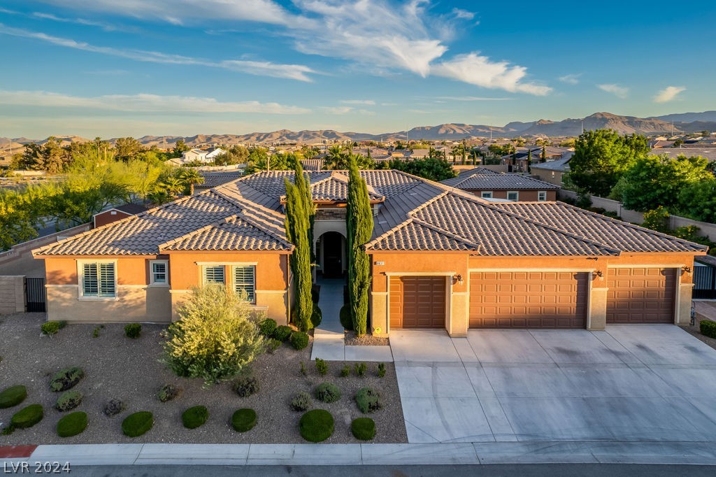 8837 South Cimarron Road Property Photo 1
